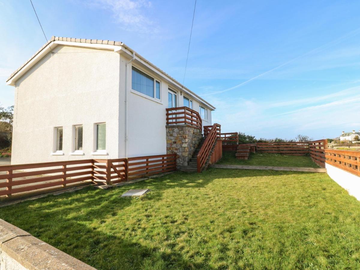 Windy Ridge Villa Holyhead Exterior photo