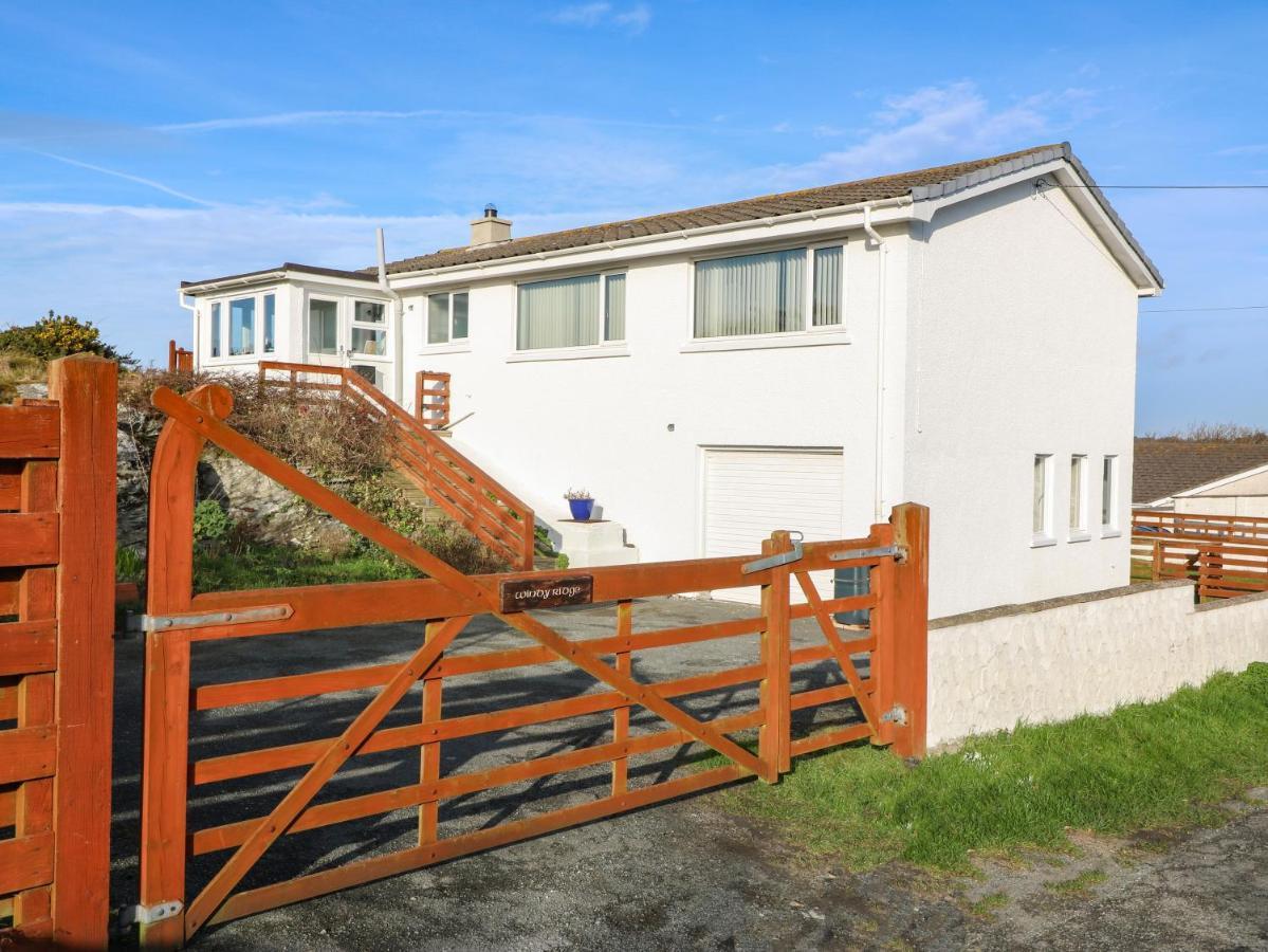 Windy Ridge Villa Holyhead Exterior photo